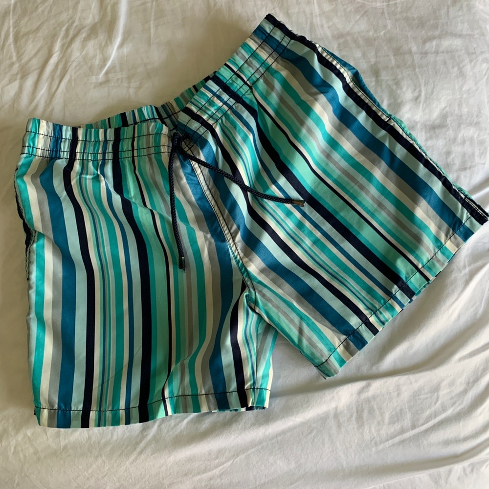 Men’s kiwi swim shorts
